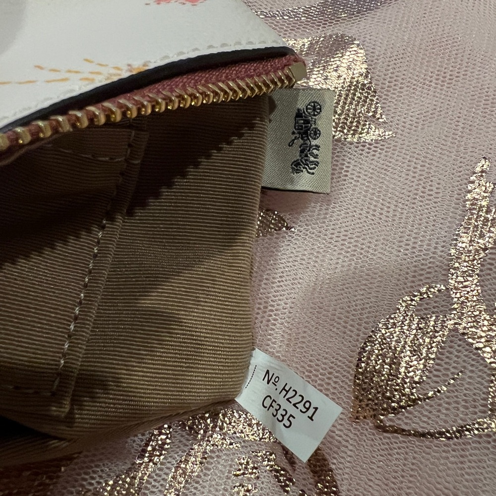 Coach Cream Pink Star Wristlet Corner Zip Shooting Star 6"x4" H42991 CF336 - Picture 4 of 5